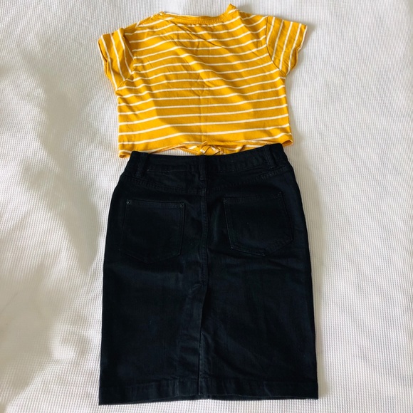 MOVING SALE!!! Bundle a top and a skirt - Picture 2 of 2